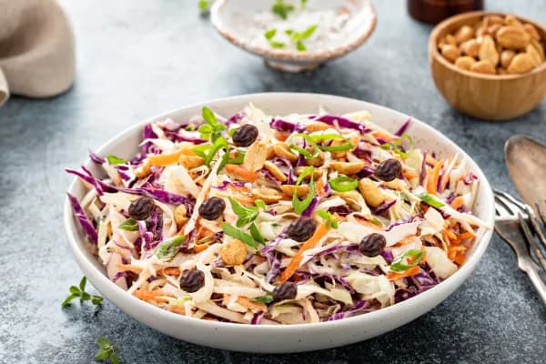 Konfetový coleslaw