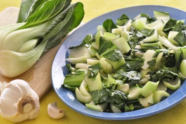 Bok choy s česnekem