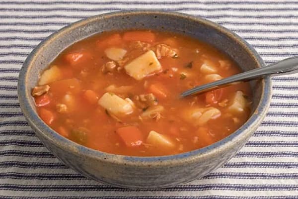 Manhattanská chowder s mušlemi