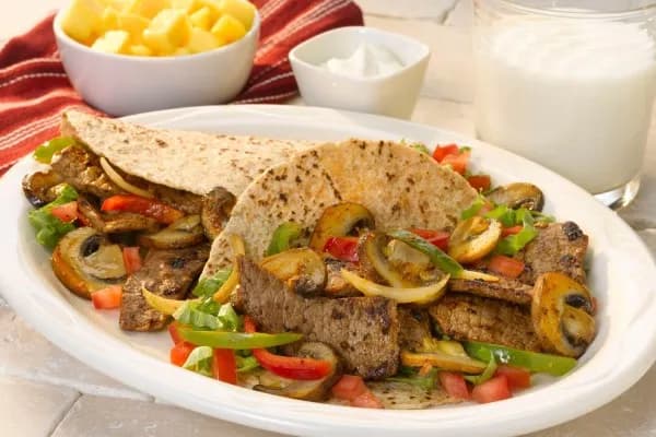 Fajitas se steakem a žampiony
