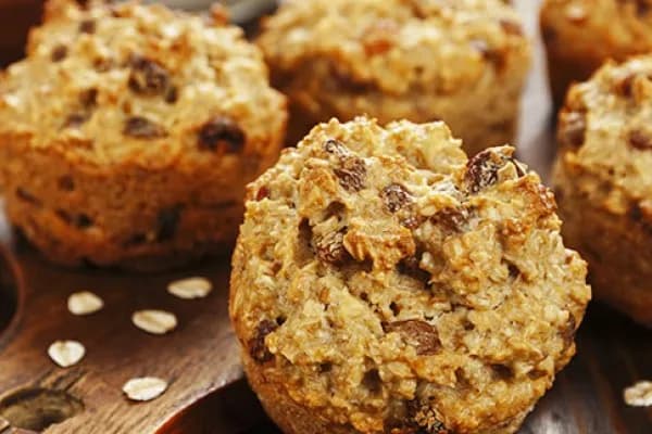 Muffiny s ovesnými vločkami a rozinkami