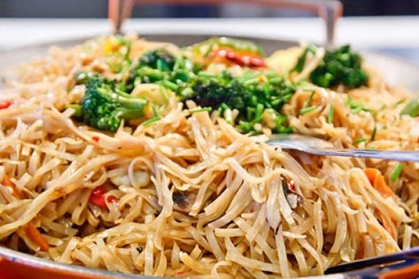 Zeleninové chow mein