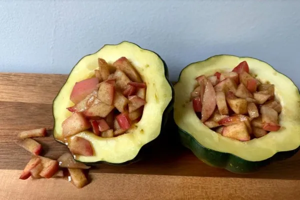 Easy Apple Stuffed Acorn Squash Recipe with Oat Crumble - News Directory 3